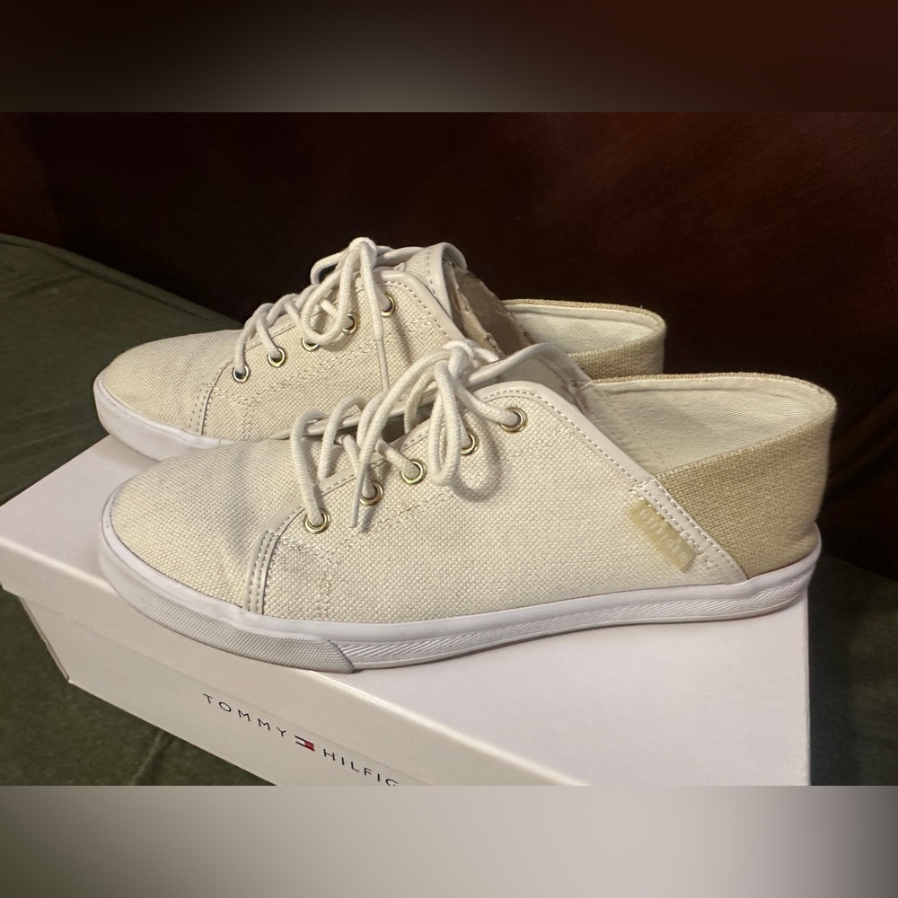 Canvas sneakers